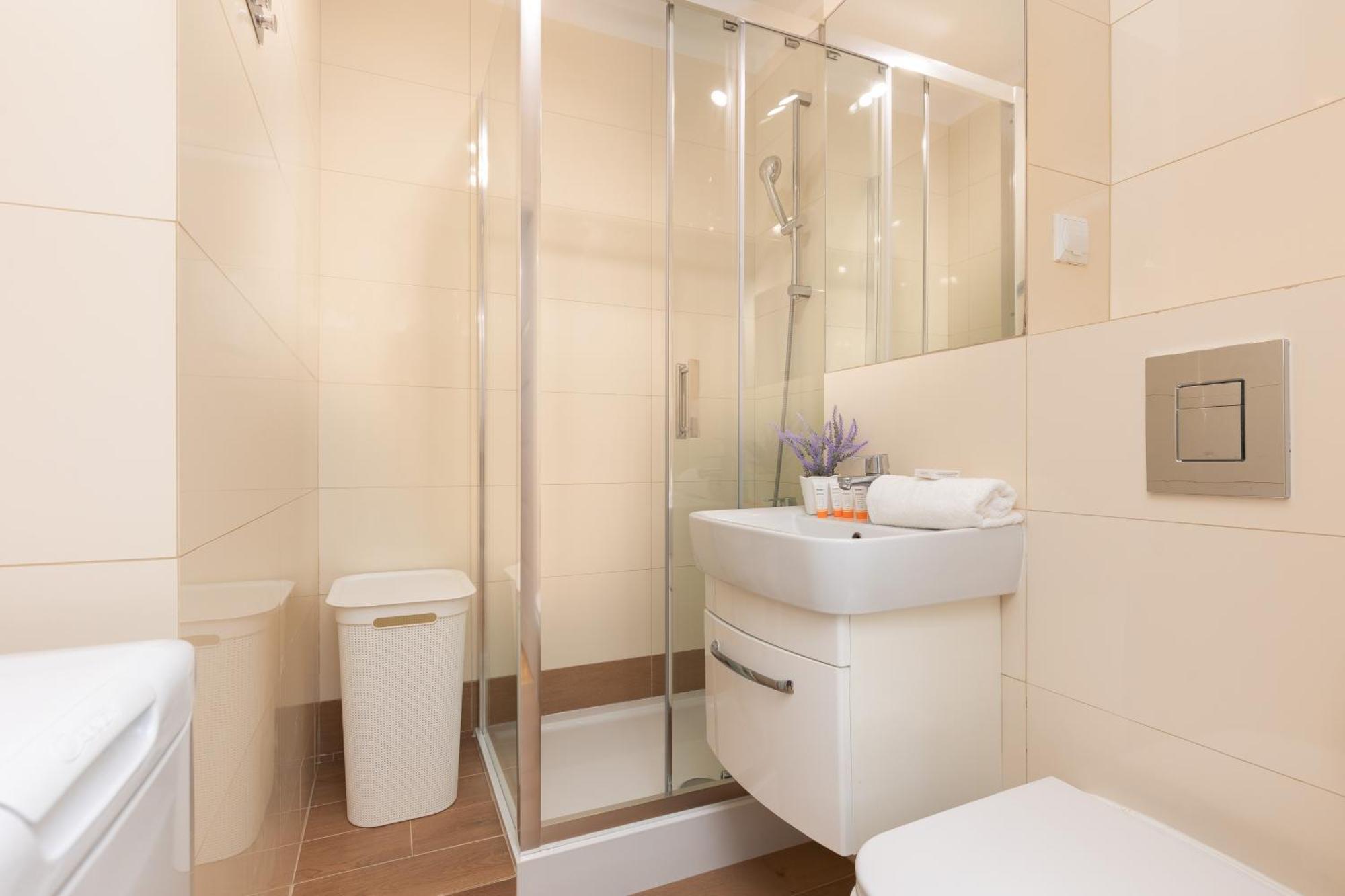 Apartments Warsaw Grzybowska By Noclegi Renters Bagian luar foto